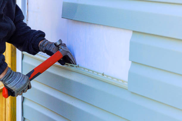 Reliable Emergency Siding Repair contractor in Saint Petersburg, FL by Creative Siding